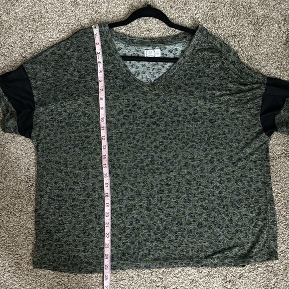 Green Leopard Top - Picture 3 of 5